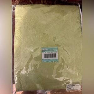 The Company Store Twin size MATELASSE COVERLET